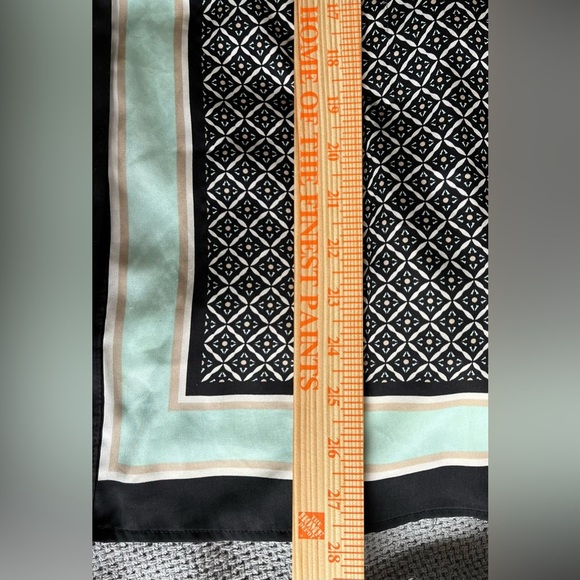 Dana Buchman Black w/Mint & Peach PatternedTunic Button Down Blouse; Size 12 - Picture 9 of 9